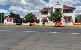Merriwa Golden Fleece Motor Inn & Lodge Incorporating Merriwa Motor Inn & Motel